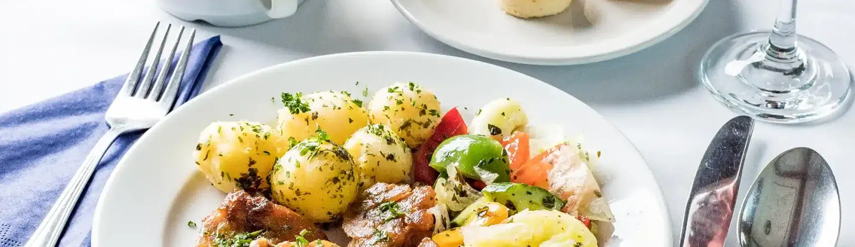 Hogyan Készülnek a Legfinomabb Catering Ételek?