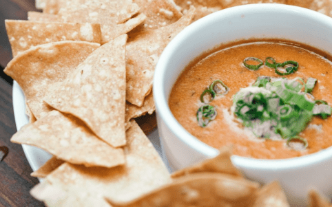 Krémleves tortilla chipsszel